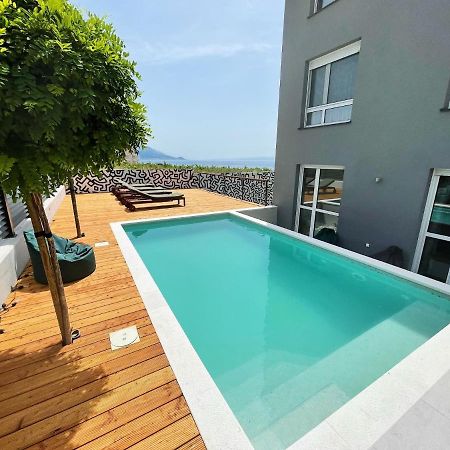 Cozy Seaside Apartment With Pool & Terrace スプリト エクステリア 写真
