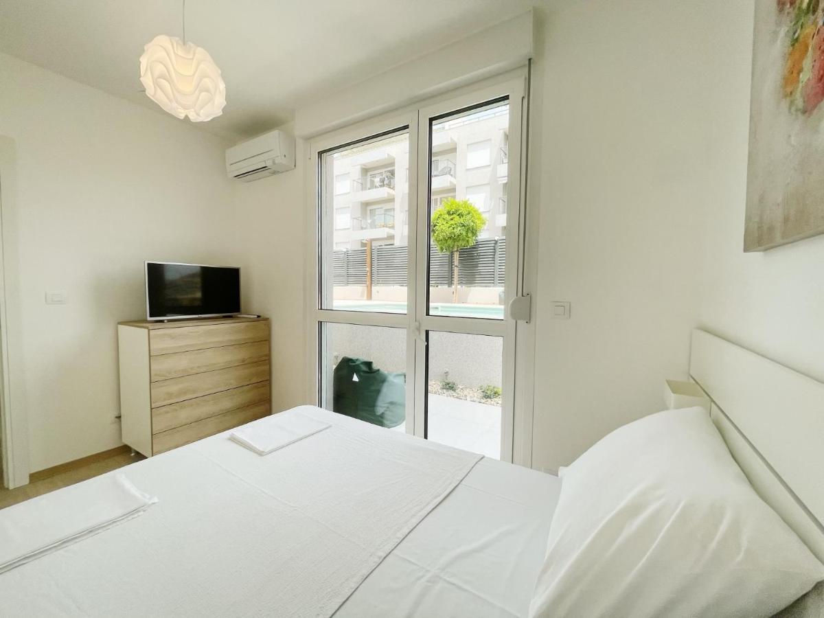 Cozy Seaside Apartment With Pool & Terrace スプリト エクステリア 写真