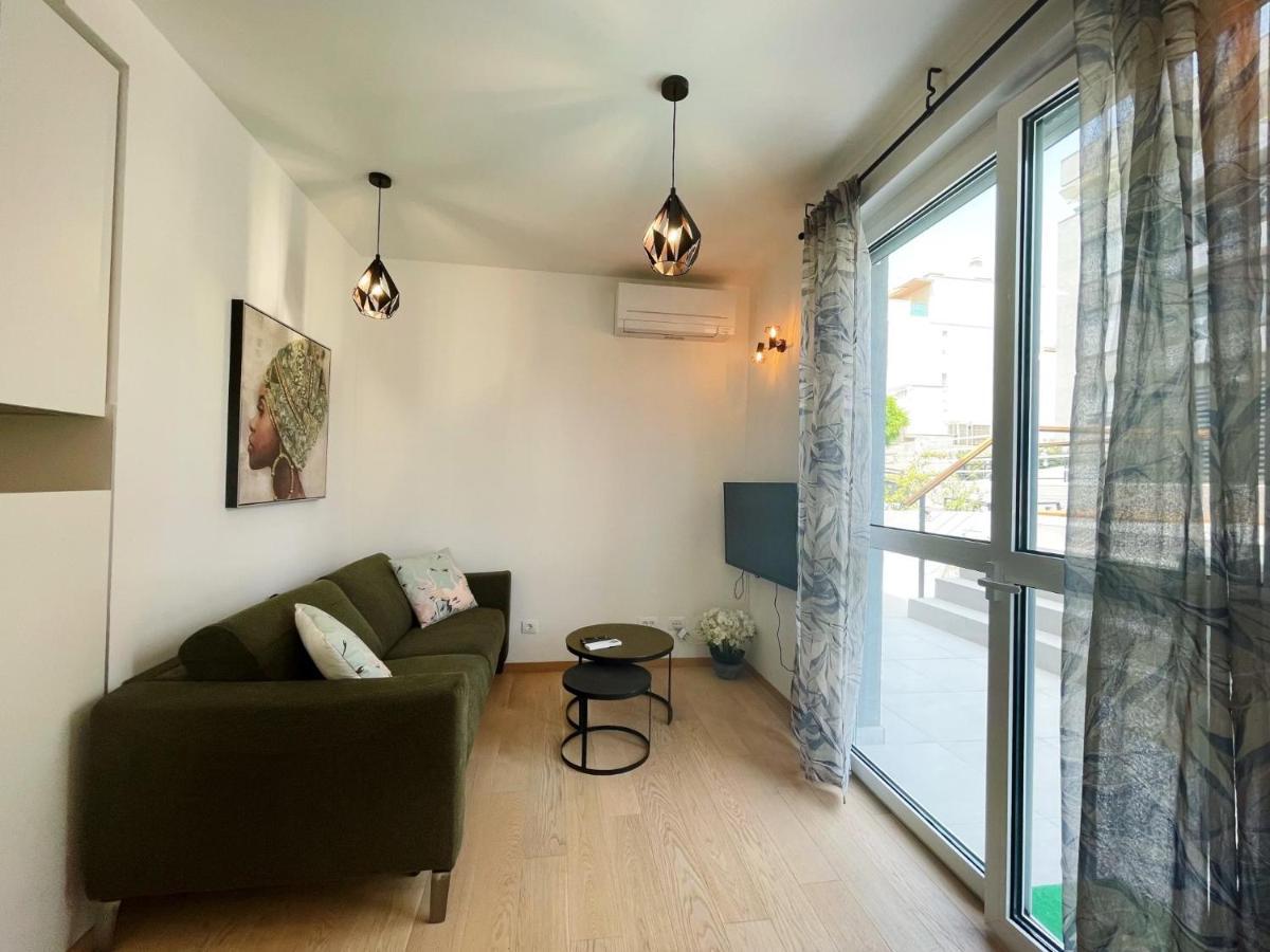 Cozy Seaside Apartment With Pool & Terrace スプリト エクステリア 写真