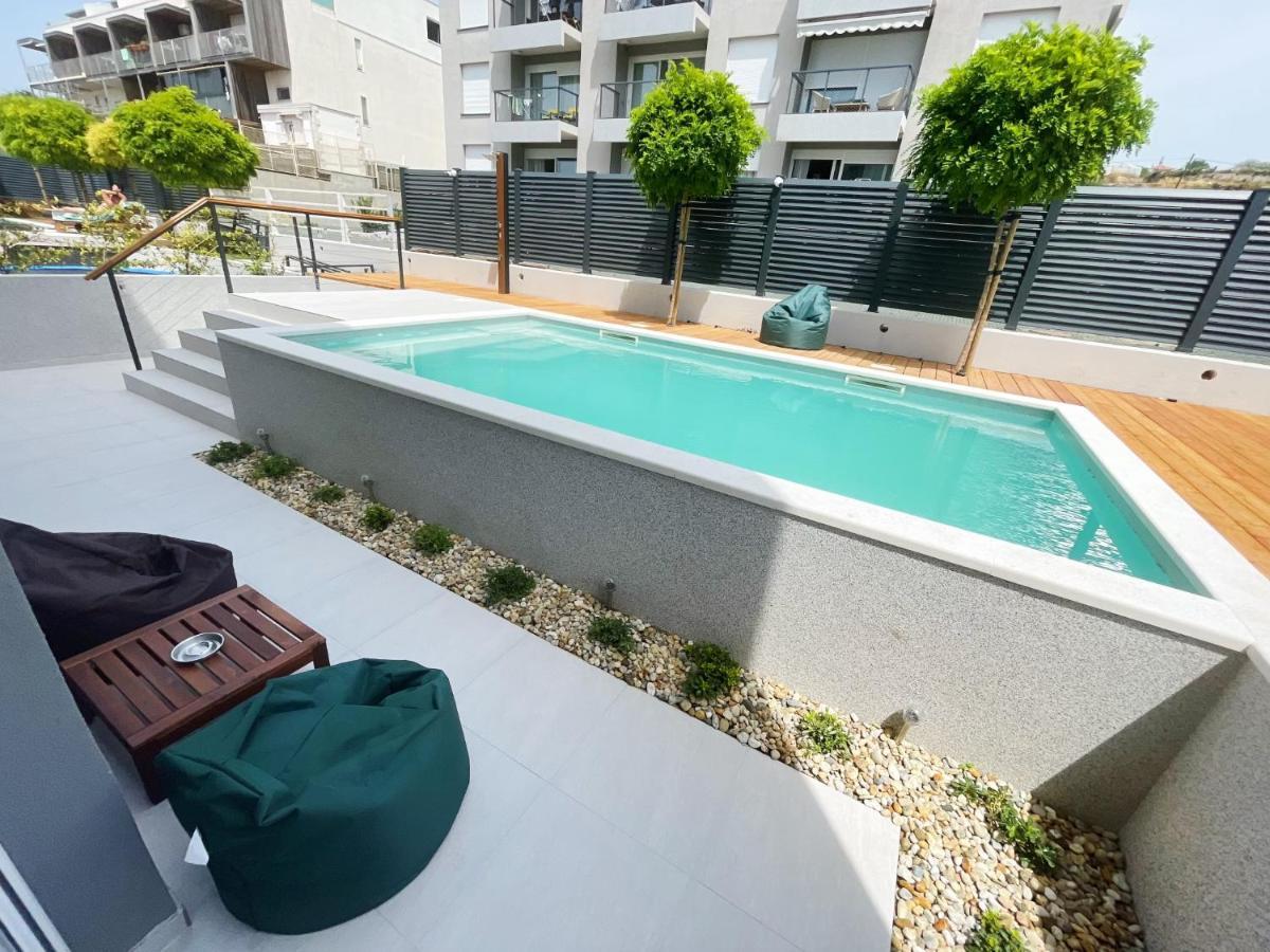 Cozy Seaside Apartment With Pool & Terrace スプリト エクステリア 写真