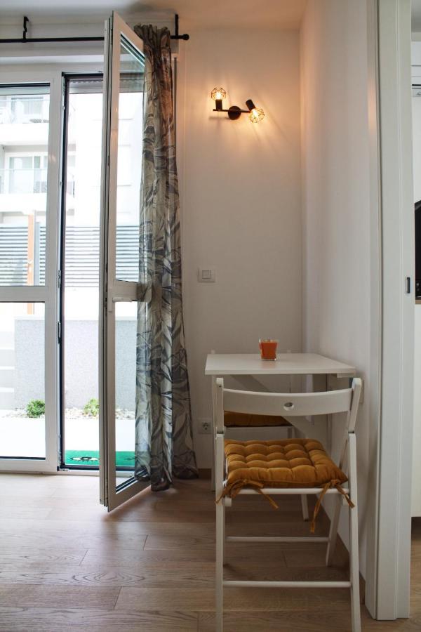 Cozy Seaside Apartment With Pool & Terrace スプリト エクステリア 写真