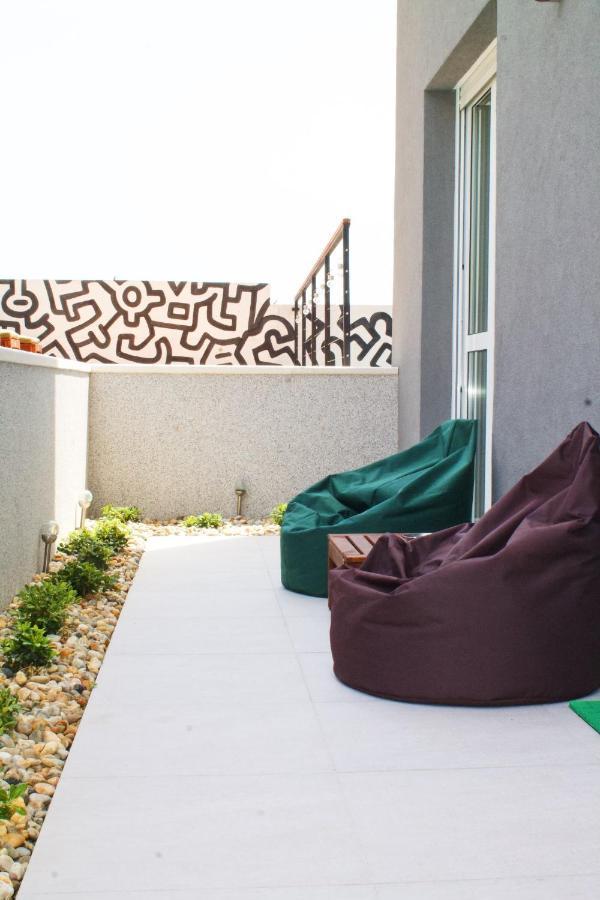 Cozy Seaside Apartment With Pool & Terrace スプリト エクステリア 写真
