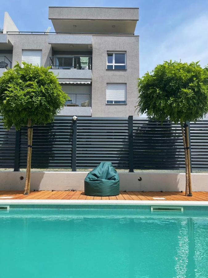 Cozy Seaside Apartment With Pool & Terrace スプリト エクステリア 写真