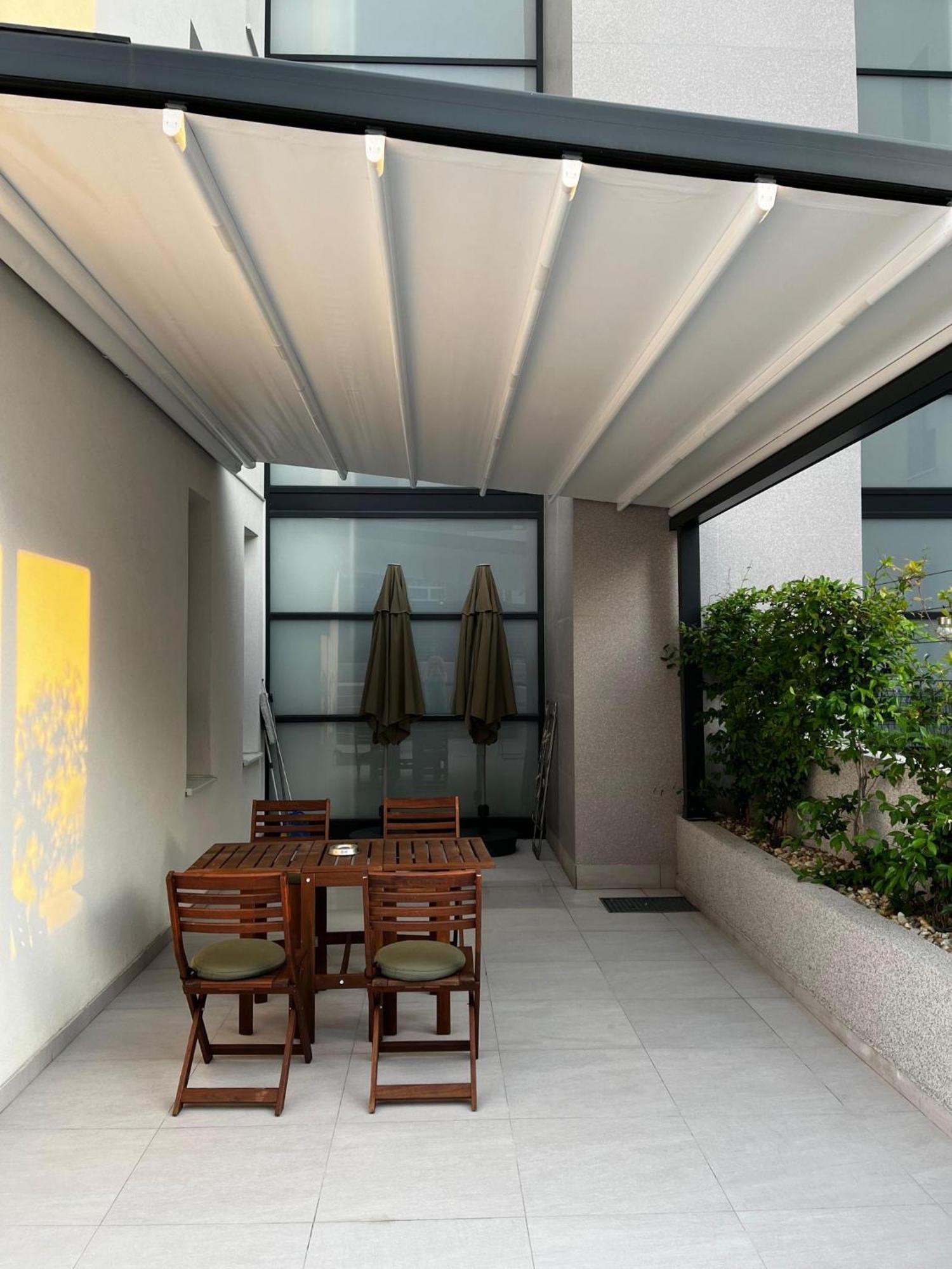 Cozy Seaside Apartment With Pool & Terrace スプリト エクステリア 写真